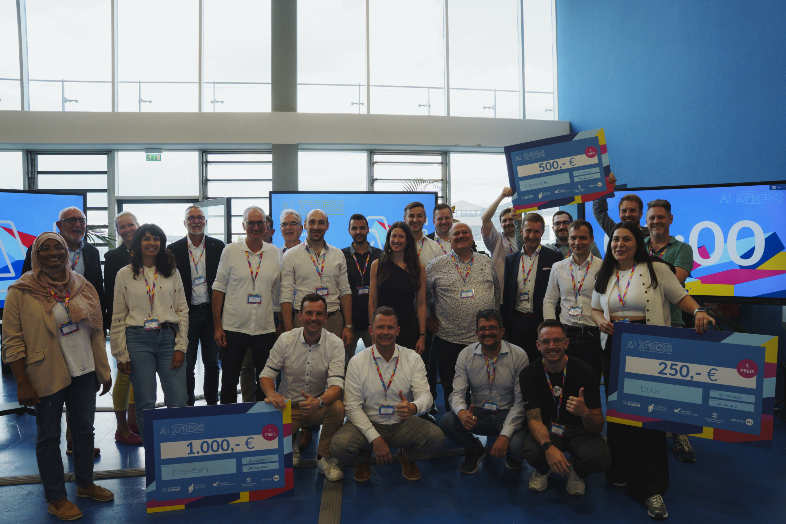 Ein Abend voller Innovation, Unternehmertum und Netzwerkpower – AI xpress ACCELERATOR Final Pitch Event & Startup Expo 2025